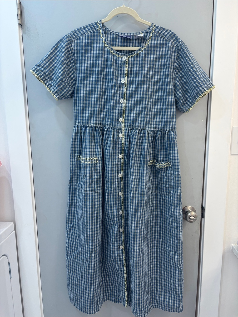 Retro Blue Gingham Midi Button-Front Dress with Contrast Trim